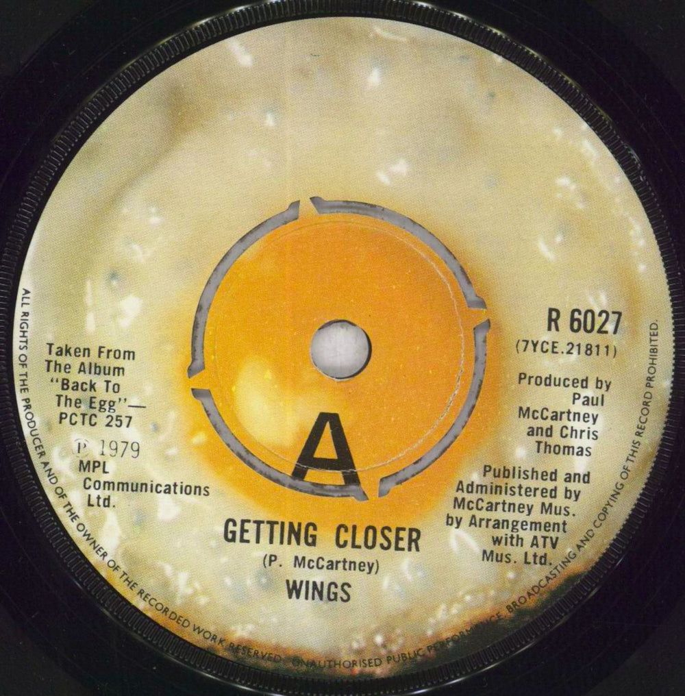 Paul McCartney and Wings Getting Closer - A Label UK Promo 7" vinyl single (7 inch record / 45) R6027