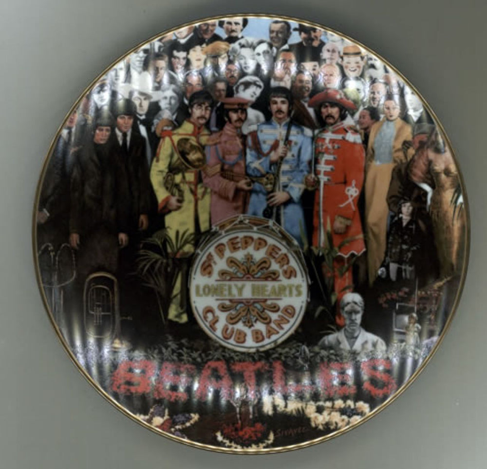 The Beatles Sgt. Pepper - The Beatles 1967-1970 Plate UK memorabilia PLATE