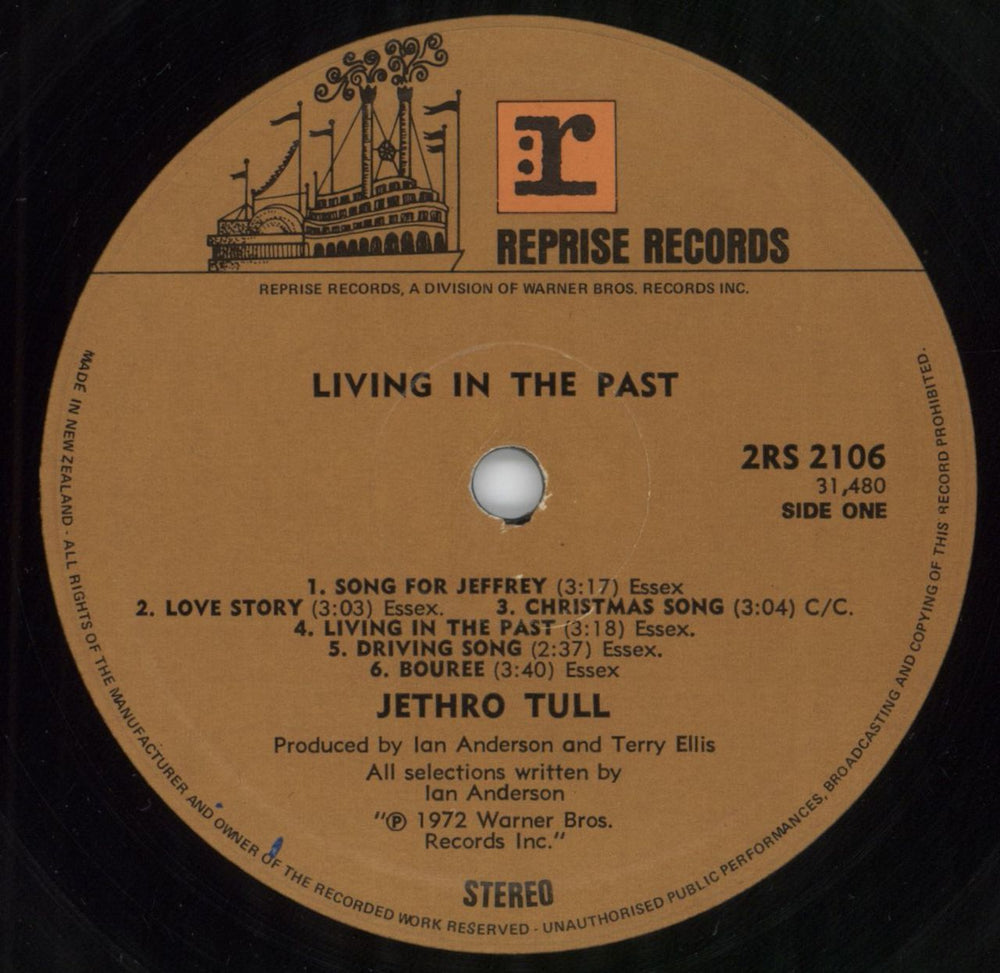 Jethro Tull Living In The Past - 1st - Hardcover New Zealand 2-LP vinyl record set (Double LP Album) TUL2LLI636314